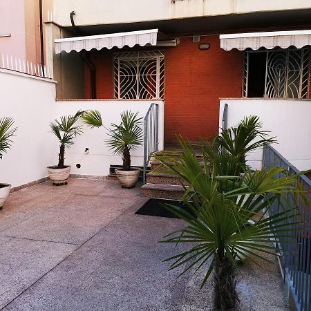 New Luxury Apartment, Milan City Center Buitenkant foto