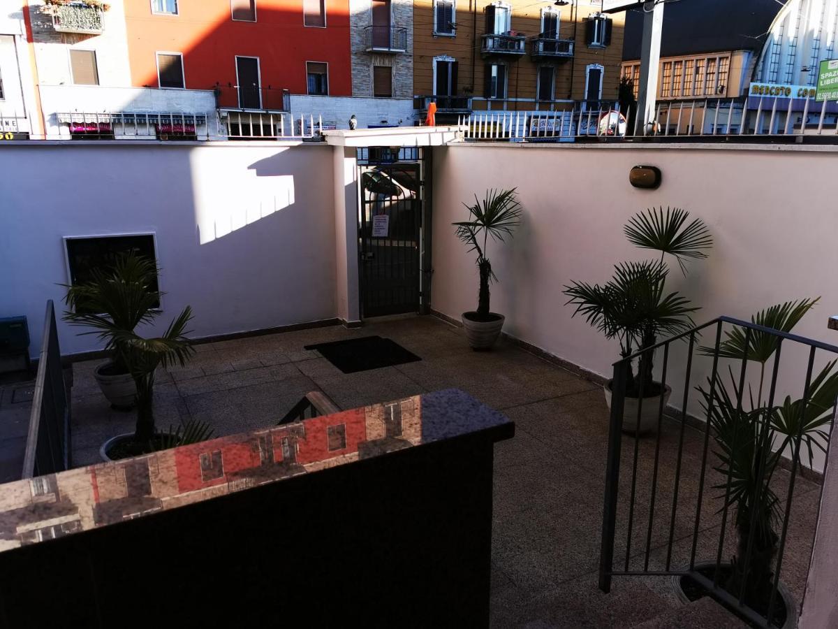 New Luxury Apartment, Milan City Center Buitenkant foto