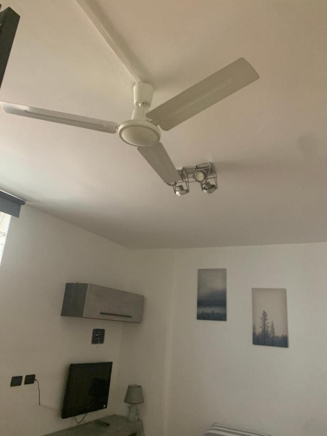New Luxury Apartment, Milan City Center Buitenkant foto